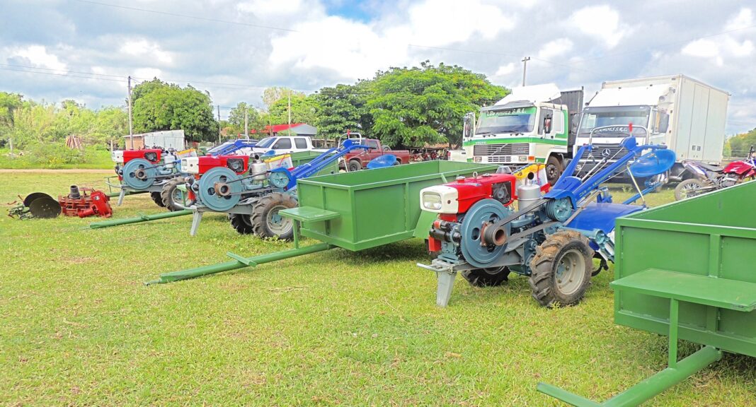 Productores de Ñeembucú reciben millonario aporte del MAG