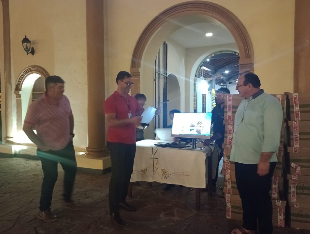 ITAIPÚ dona computadoras a la Iglesia de San Juan Ñeembucú