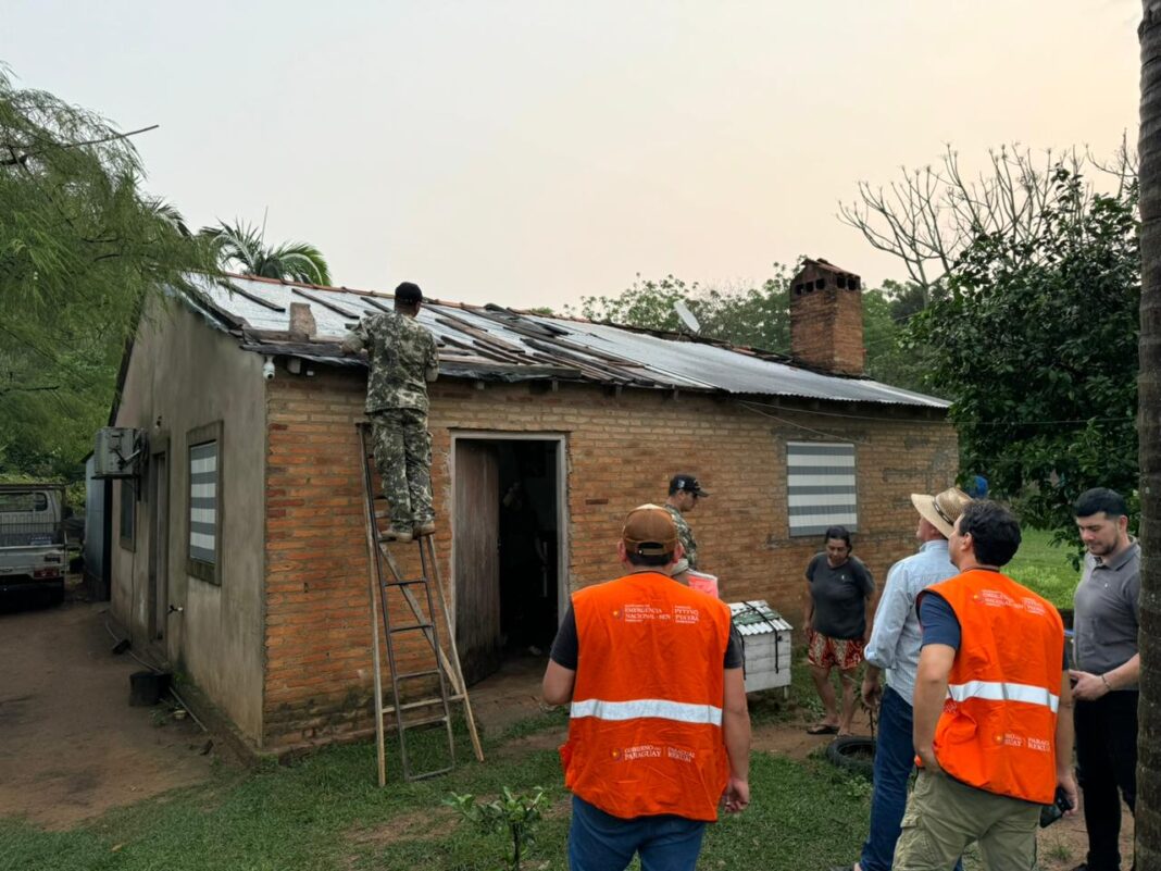 Rápida asistencia a familias afectadas por el temporal en Ñeembucú